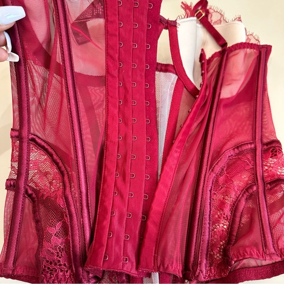 Victoria’s Secret Beautiful Sexy Lace Corset Bustier Size 32D - Picture 7 of 11